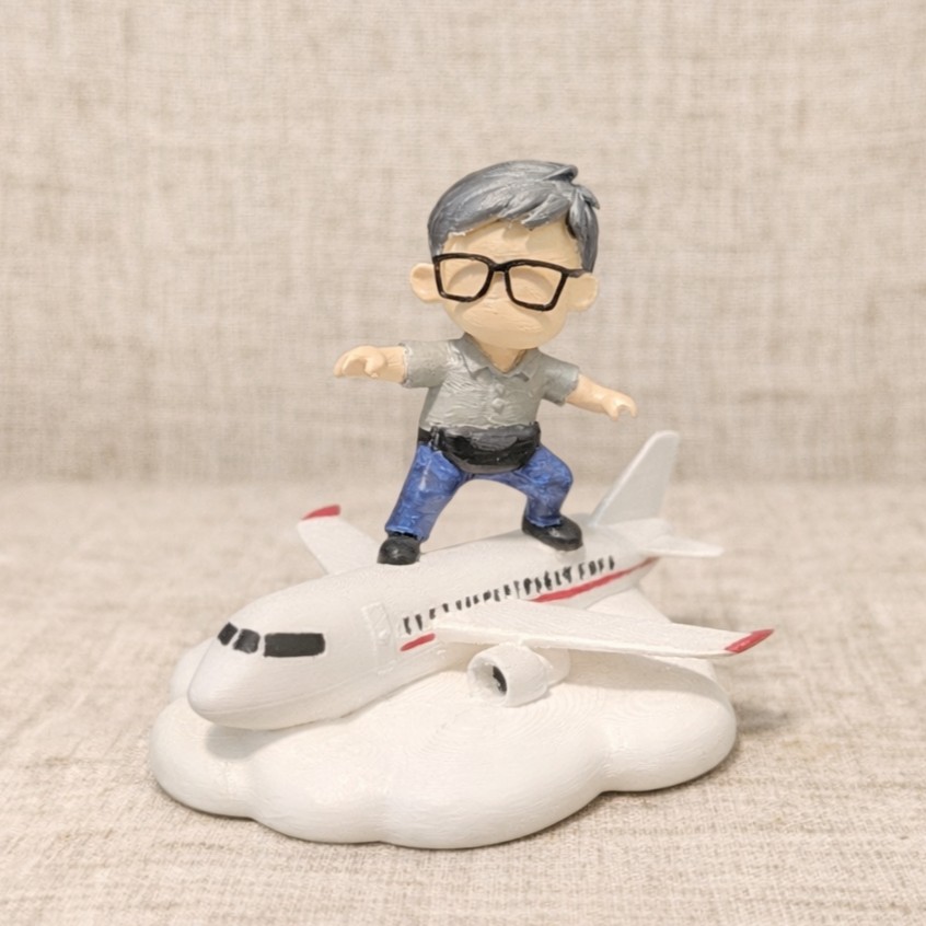 Custom wedding cake topper – graduate in cap and gown